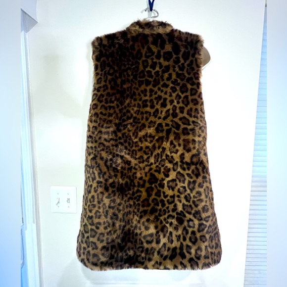 W118 by Walter Baker Faux Fur Leopard Print Vest - Picture 2 of 6